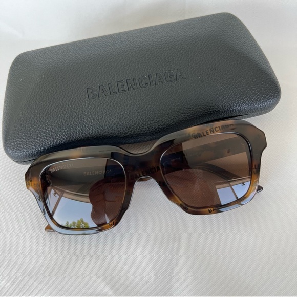 BALENCIAGA BB0127S Tortoise Frame Brown Lenses Square Shaped Sunglasses NWT - Picture 2 of 14